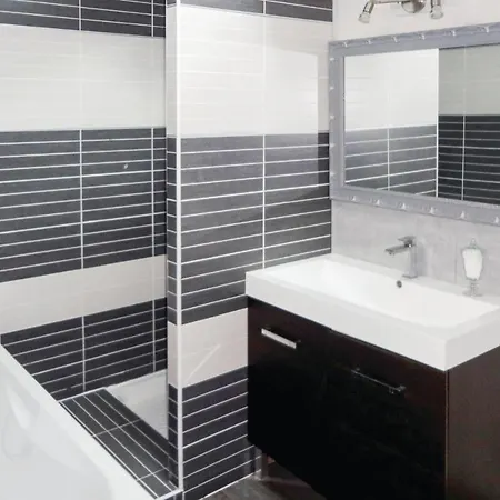 2 Bedroom Awesome In * Sauvian