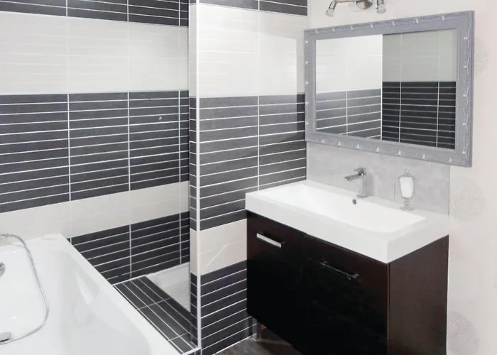 2 Bedroom Awesome In * Sauvian